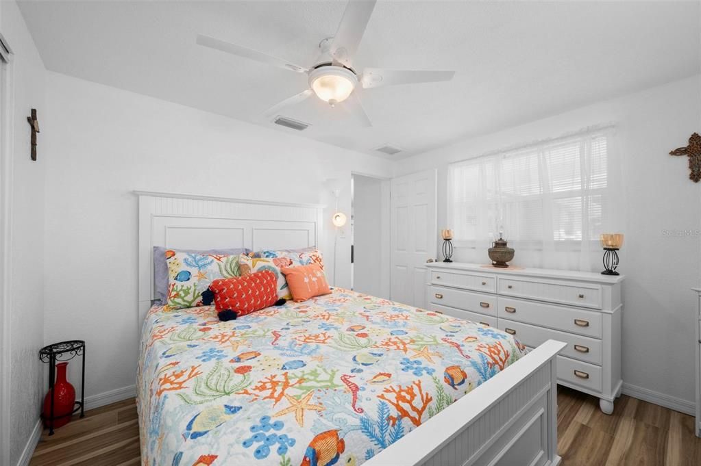 For Sale: $315,000 (2 beds, 2 baths, 1276 Square Feet)