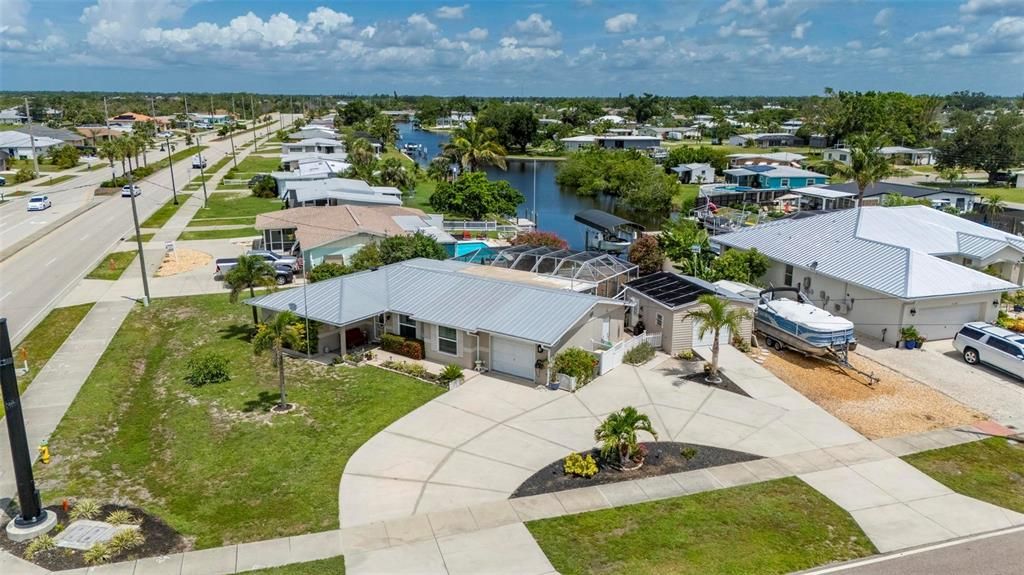 For Sale: $315,000 (2 beds, 2 baths, 1276 Square Feet)