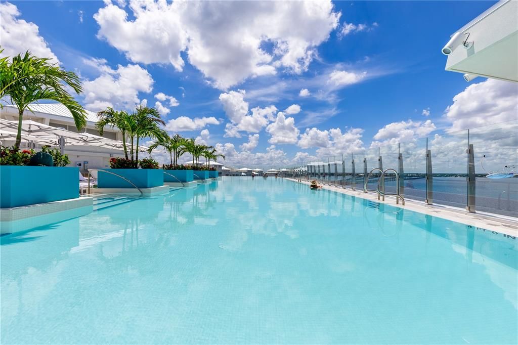 For Sale: $315,000 (2 beds, 2 baths, 1276 Square Feet)