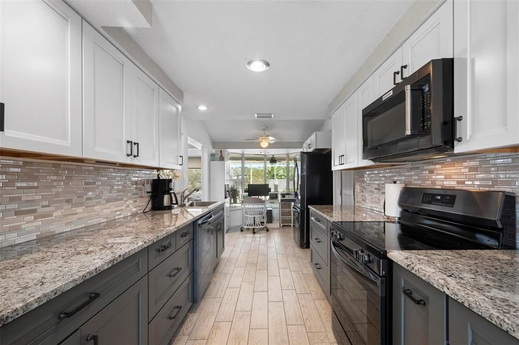 For Sale: $315,000 (2 beds, 2 baths, 1276 Square Feet)