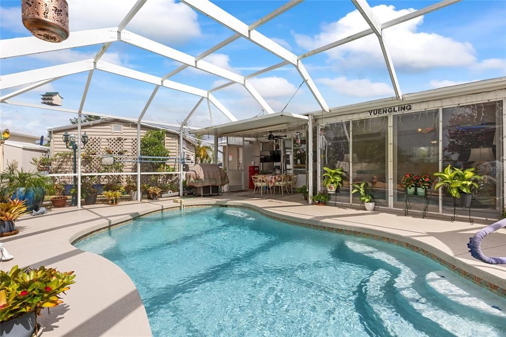 For Sale: $315,000 (2 beds, 2 baths, 1276 Square Feet)