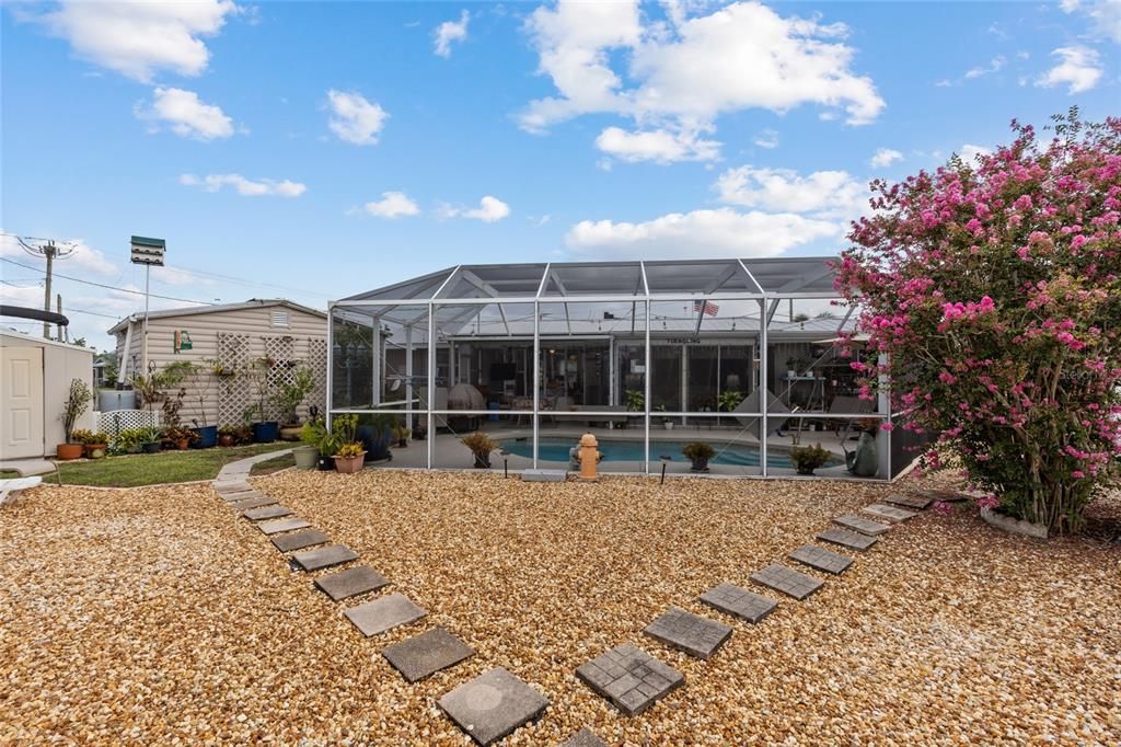 For Sale: $315,000 (2 beds, 2 baths, 1276 Square Feet)