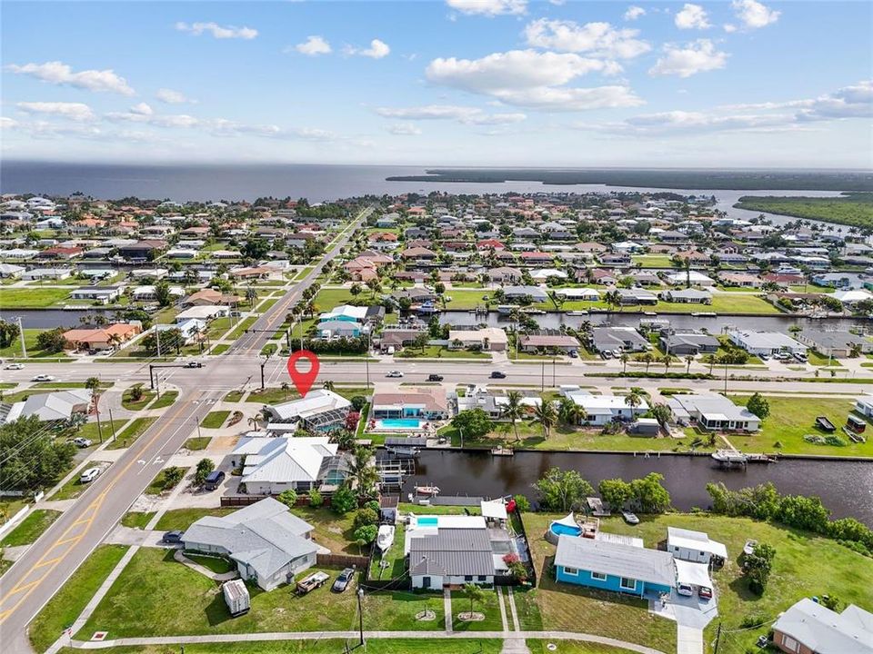 For Sale: $315,000 (2 beds, 2 baths, 1276 Square Feet)