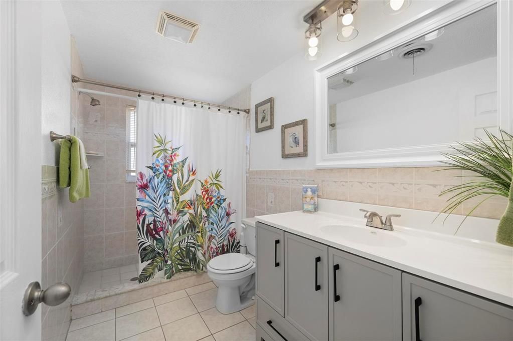 For Sale: $315,000 (2 beds, 2 baths, 1276 Square Feet)