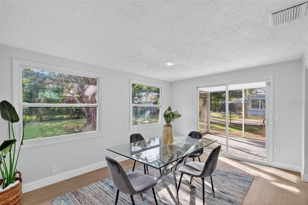 待售: $429,000 (3 贝兹, 2 浴室, 1564 平方英尺)