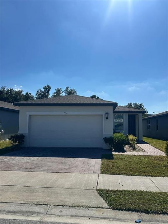 En Venta: $310,000 (3 camas, 2 baños, 1280 Pies cuadrados)