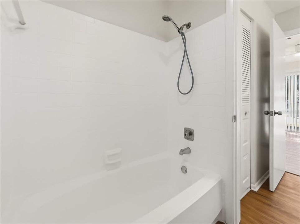 En Venta: $160,000 (2 camas, 1 baños, 912 Pies cuadrados)