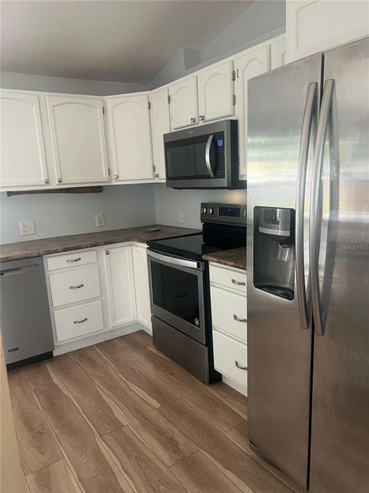 For Rent: $2,900 (3 beds, 2 baths, 1144 Square Feet)