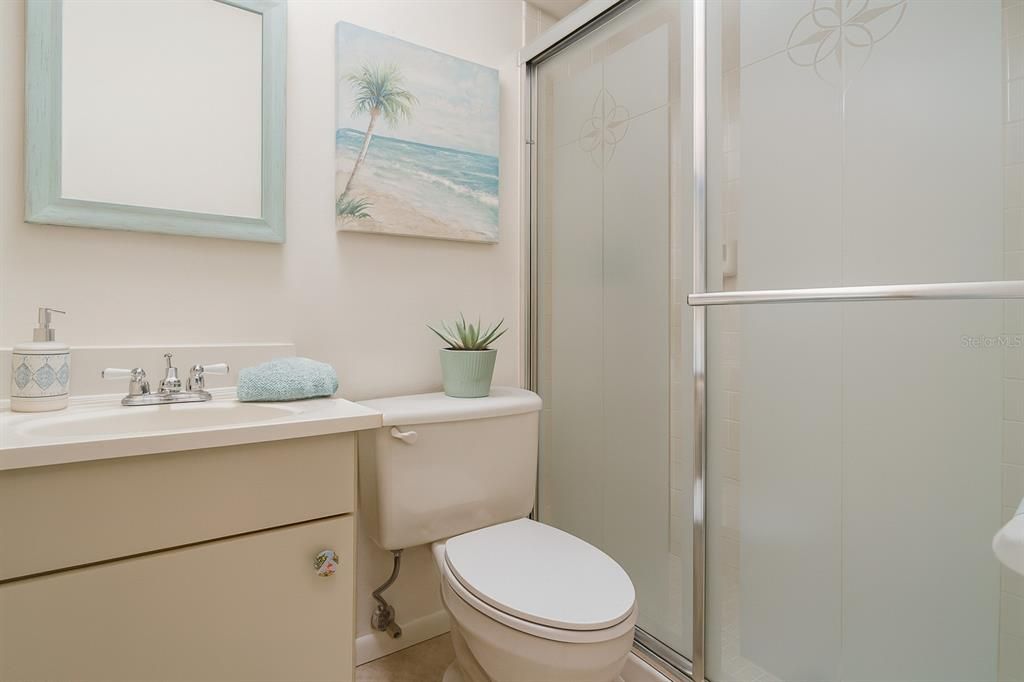 For Sale: $169,900 (2 beds, 2 baths, 1044 Square Feet)