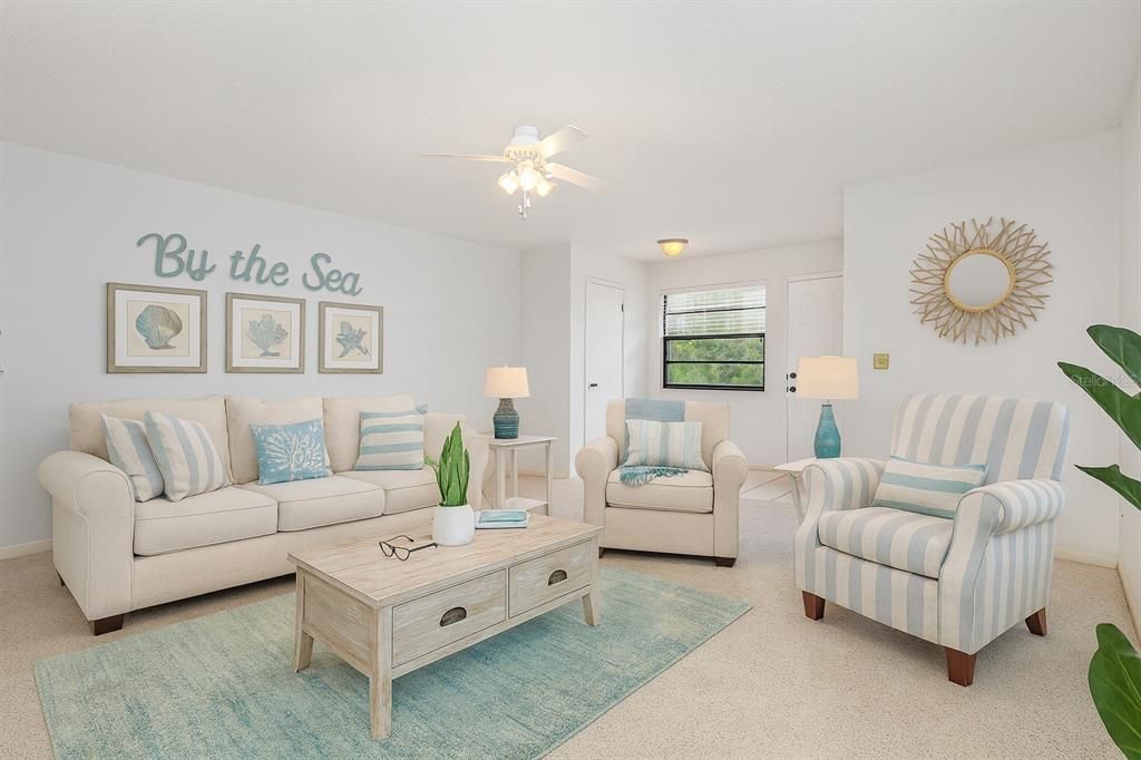 For Sale: $169,900 (2 beds, 2 baths, 1044 Square Feet)