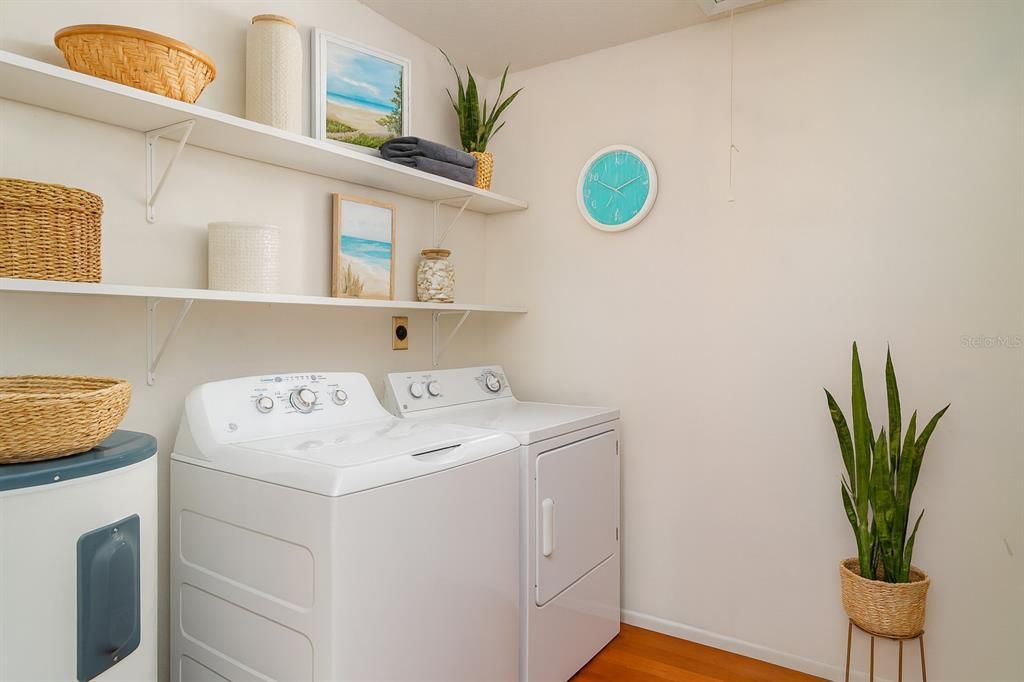 For Sale: $169,900 (2 beds, 2 baths, 1044 Square Feet)