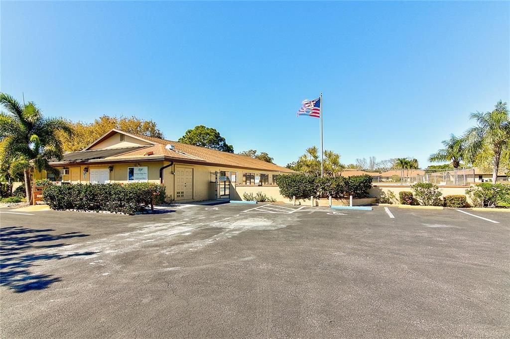 For Sale: $169,900 (2 beds, 2 baths, 1044 Square Feet)