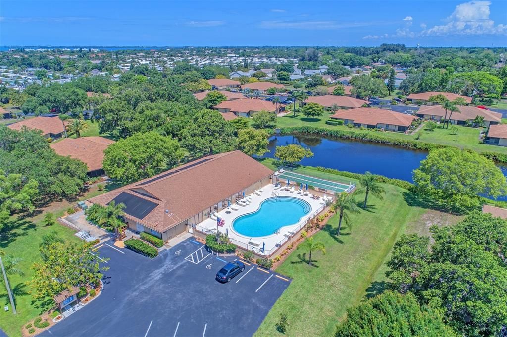 For Sale: $169,900 (2 beds, 2 baths, 1044 Square Feet)