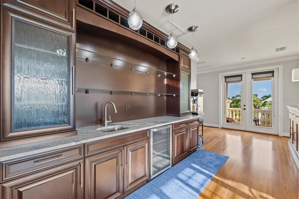 На продажу: $2,750,000 (4 спален, 4 ванн, 4711 Квадратных фут)