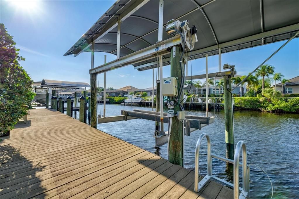 На продажу: $2,750,000 (4 спален, 4 ванн, 4711 Квадратных фут)