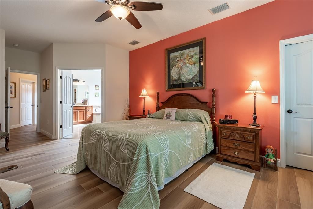 For Sale: $409,999 (3 beds, 2 baths, 2297 Square Feet)