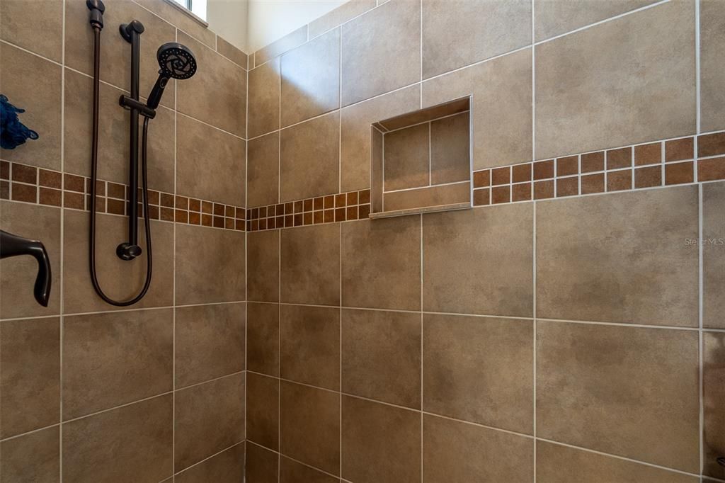 For Sale: $409,999 (3 beds, 2 baths, 2297 Square Feet)