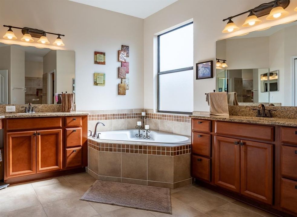 For Sale: $409,999 (3 beds, 2 baths, 2297 Square Feet)