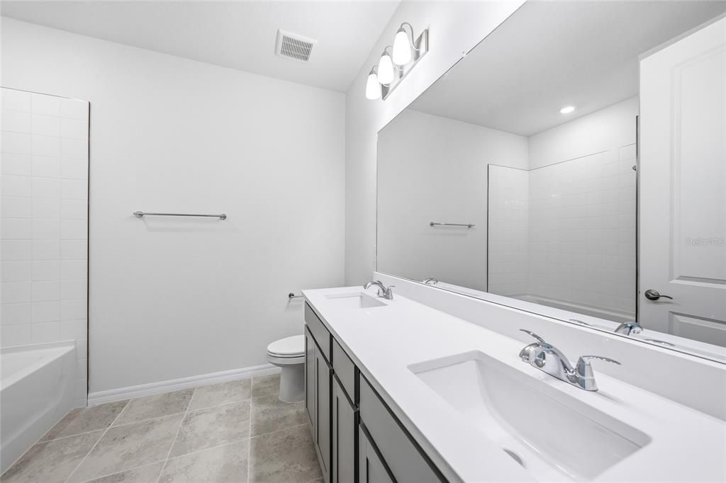 En Venta: $337,489 (3 camas, 2 baños, 1657 Pies cuadrados)