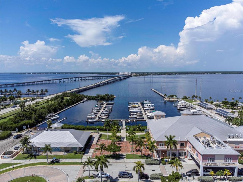 待售: $650,000 (0.34 acres)