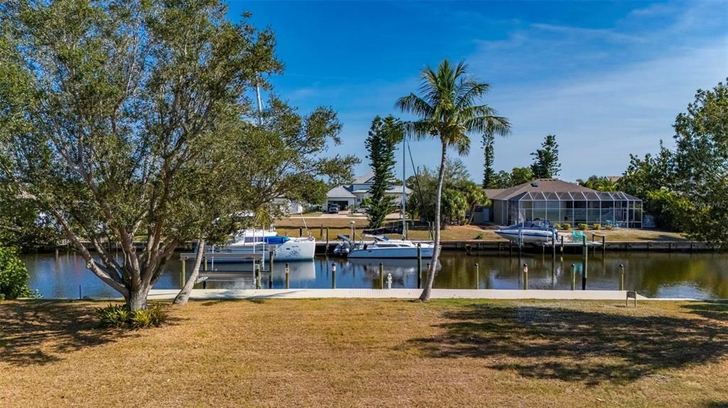 待售: $650,000 (0.34 acres)