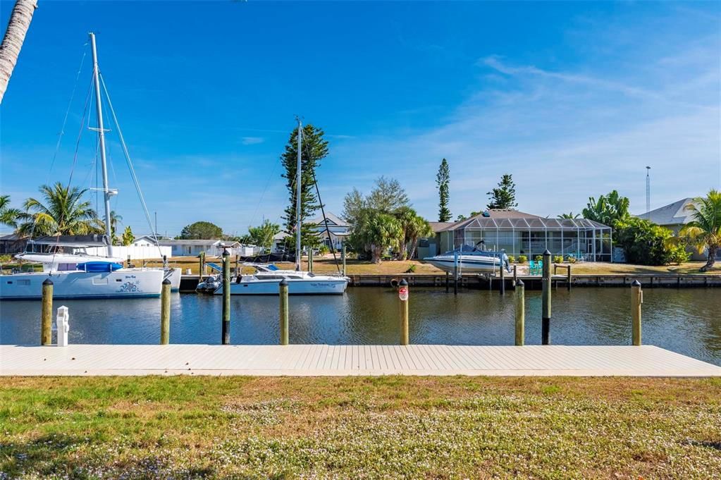 待售: $650,000 (0.34 acres)