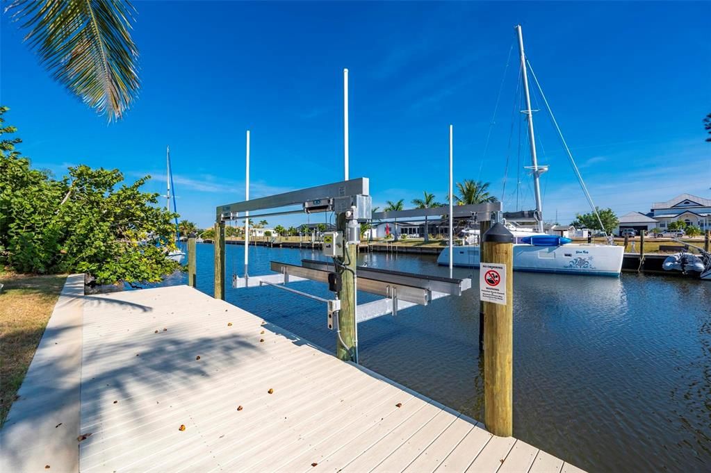 待售: $650,000 (0.34 acres)