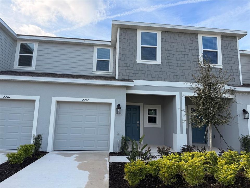 For Rent: $2,100 (3 beds, 2 baths, 1373 Square Feet)