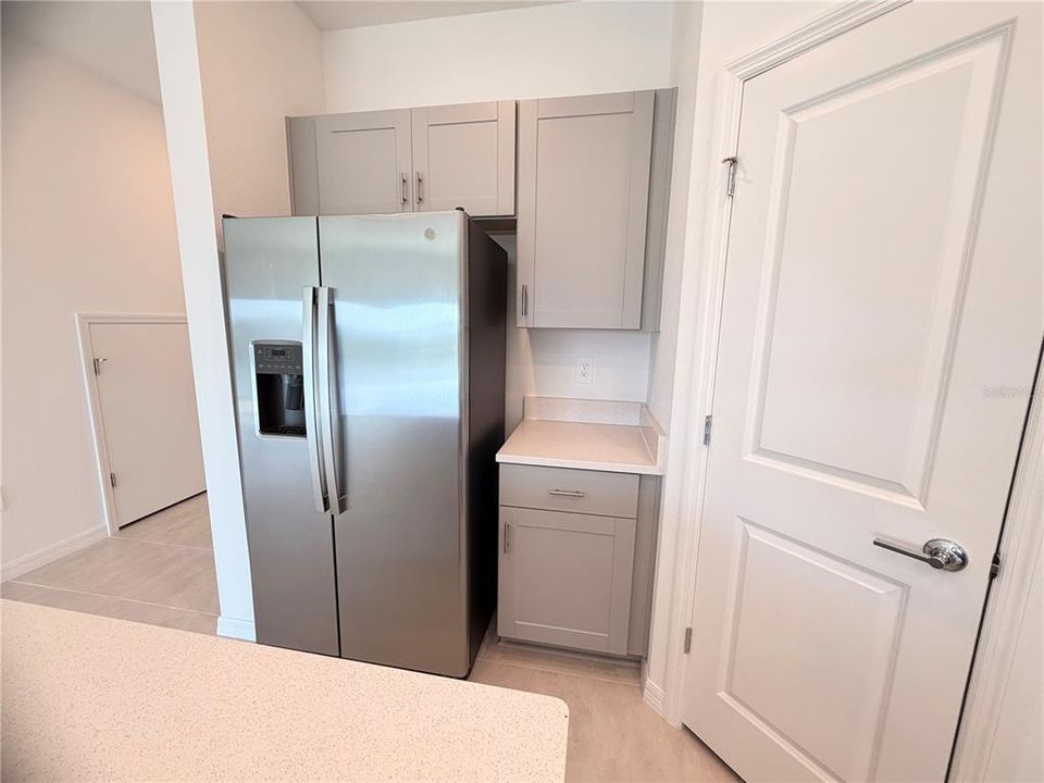 For Rent: $2,100 (3 beds, 2 baths, 1373 Square Feet)