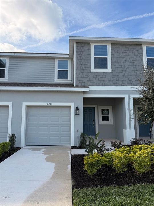 For Rent: $2,100 (3 beds, 2 baths, 1373 Square Feet)