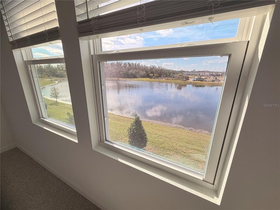 For Rent: $2,100 (3 beds, 2 baths, 1373 Square Feet)