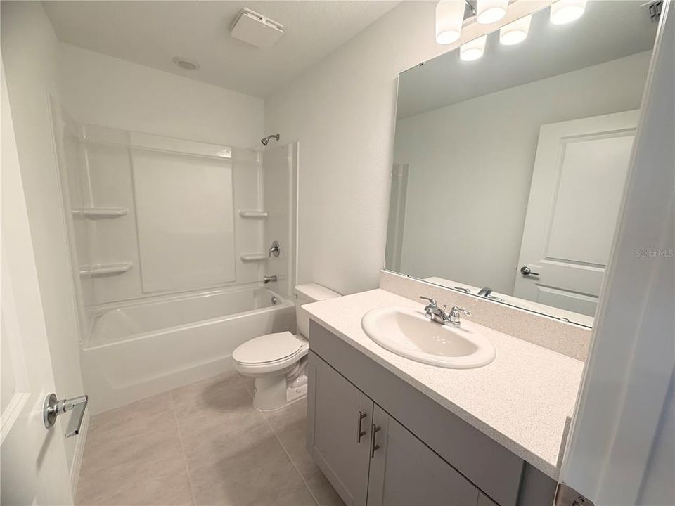 For Rent: $2,100 (3 beds, 2 baths, 1373 Square Feet)