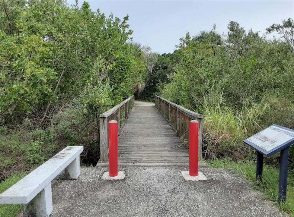 待售: $230,000 (2 贝兹, 1 浴室, 838 平方英尺)