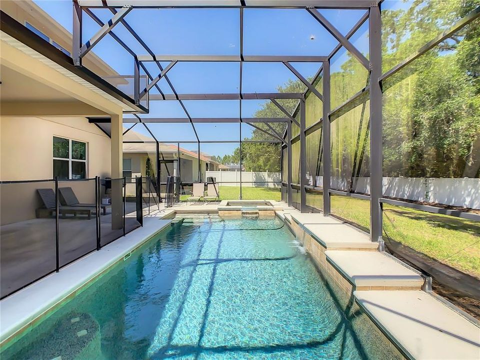 En Venta: $619,000 (8 camas, 5 baños, 3648 Pies cuadrados)