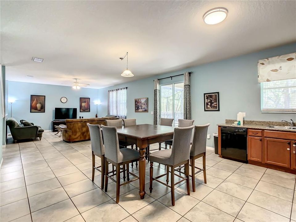 En Venta: $619,000 (8 camas, 5 baños, 3648 Pies cuadrados)