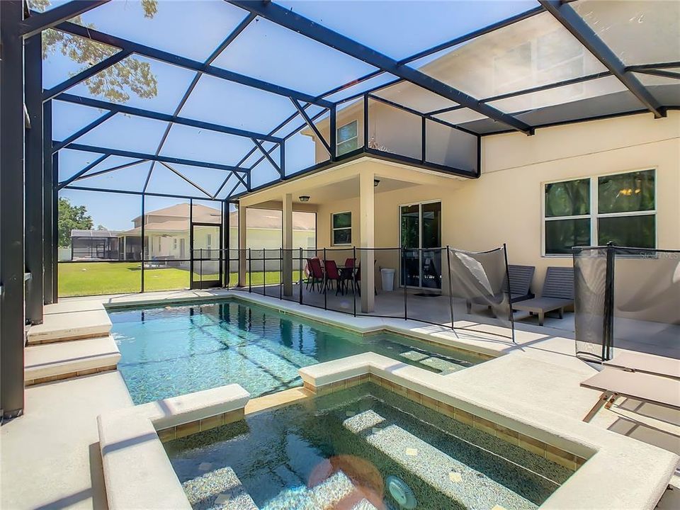 En Venta: $619,000 (8 camas, 5 baños, 3648 Pies cuadrados)