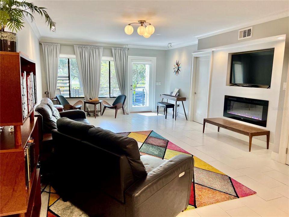 For Rent: $2,600 (3 beds, 2 baths, 1492 Square Feet)