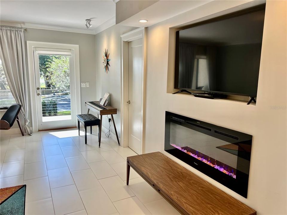 For Rent: $2,600 (3 beds, 2 baths, 1492 Square Feet)