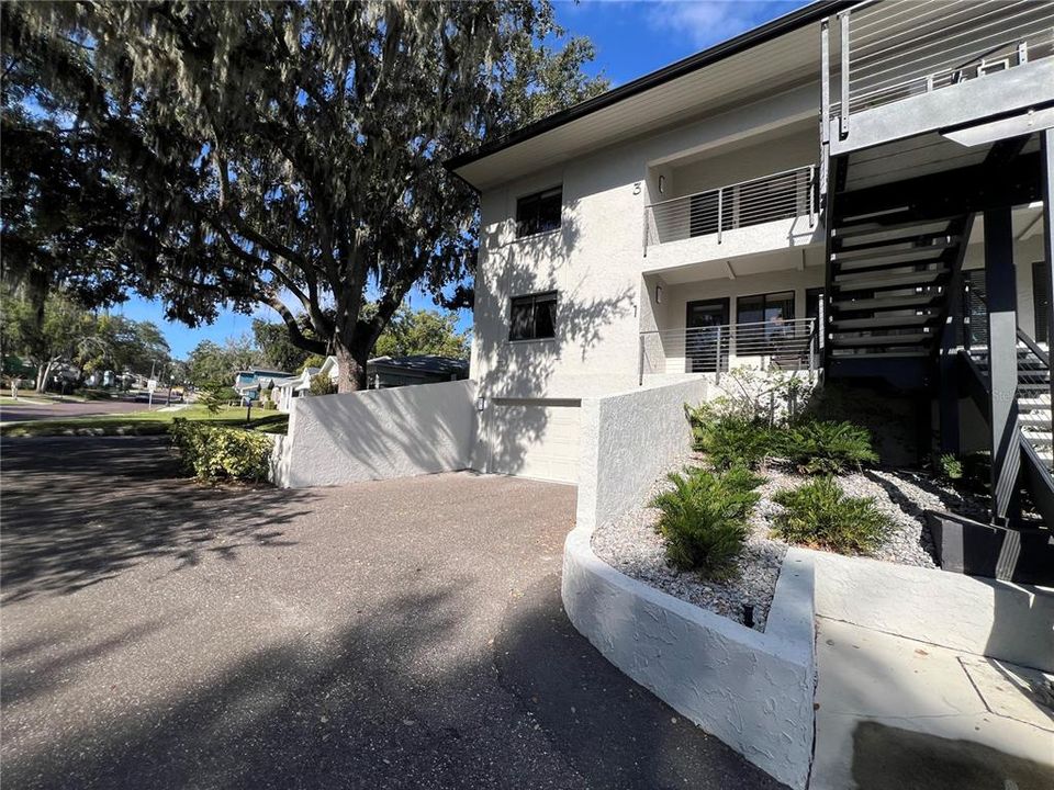 For Rent: $2,600 (3 beds, 2 baths, 1492 Square Feet)