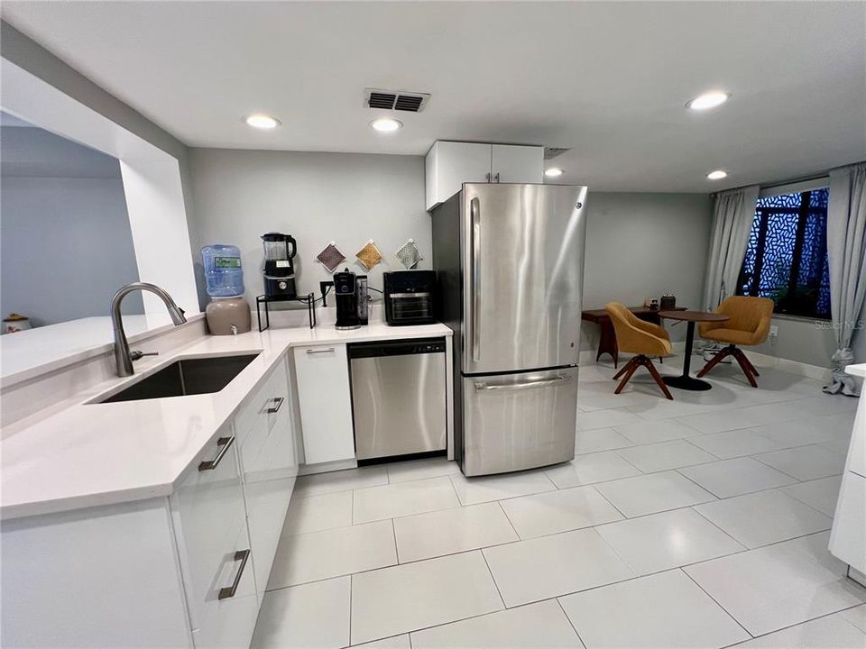 For Rent: $2,600 (3 beds, 2 baths, 1492 Square Feet)