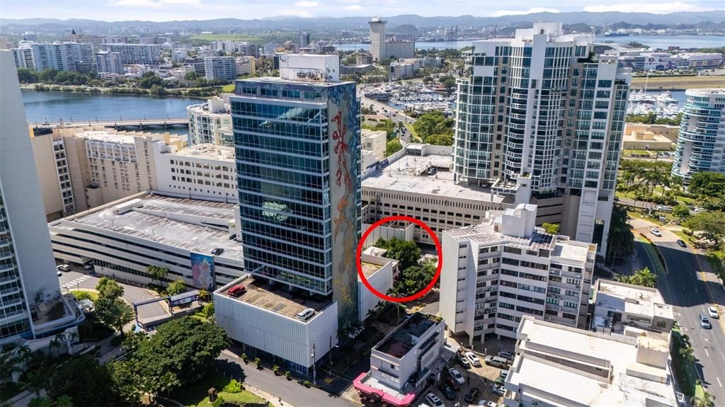 For Sale: $2,578,000 (7 beds, 8 baths, 6613 Square Feet)