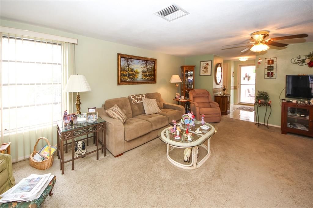 En Venta: $215,000 (2 camas, 2 baños, 1060 Pies cuadrados)