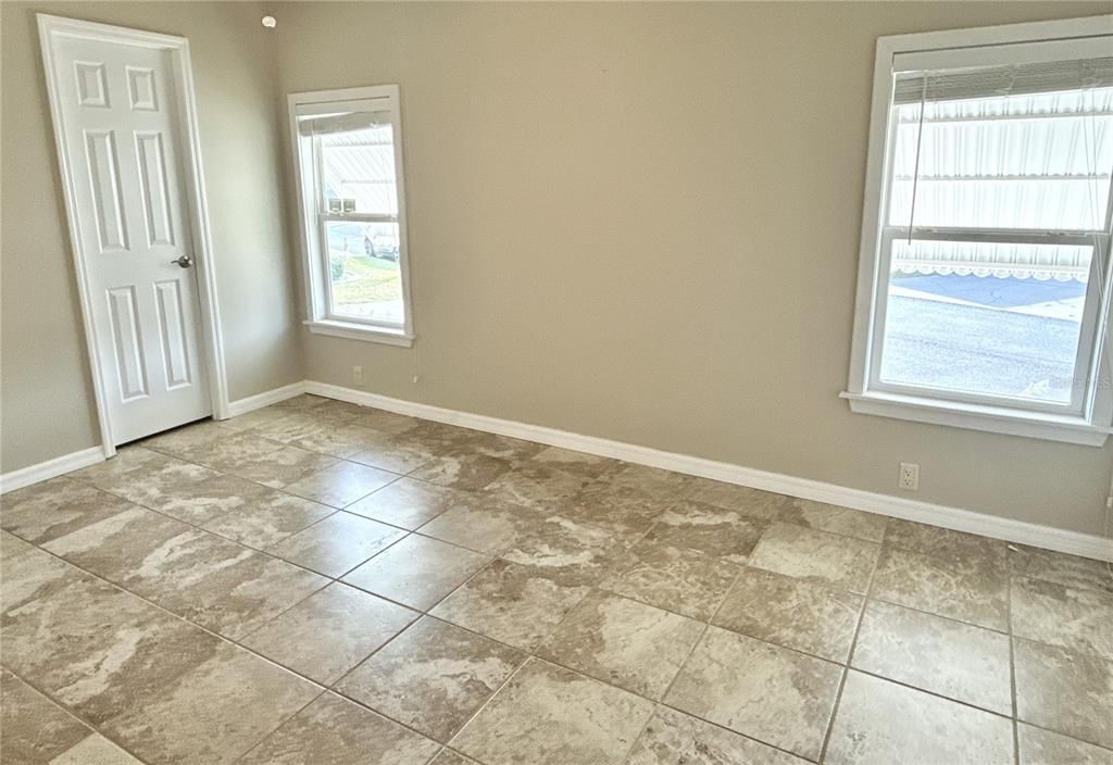 На продажу: $245,000 (2 спален, 2 ванн, 960 Квадратных фут)