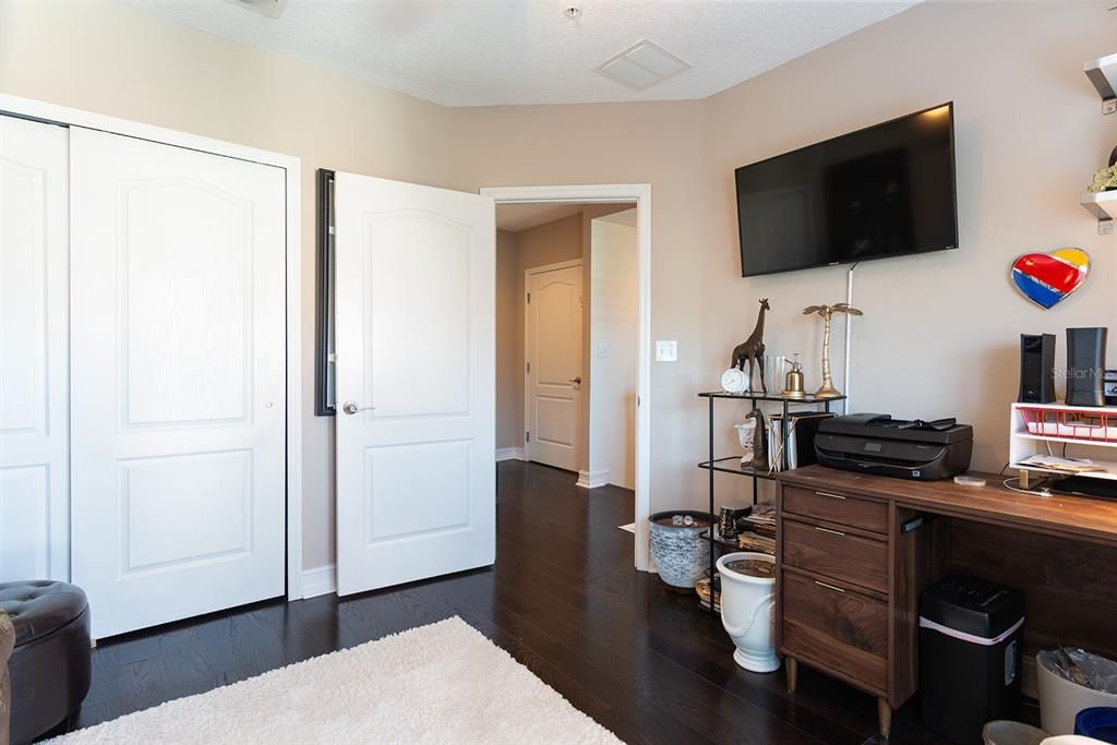 En Venta: $545,000 (4 camas, 3 baños, 2388 Pies cuadrados)