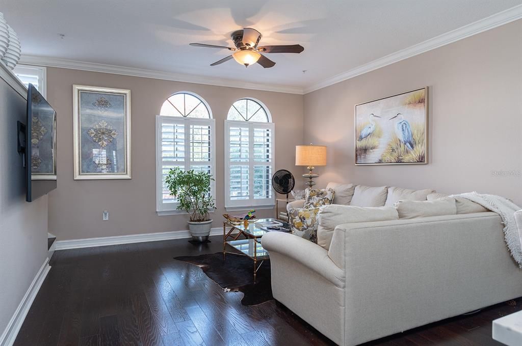 En Venta: $545,000 (4 camas, 3 baños, 2388 Pies cuadrados)