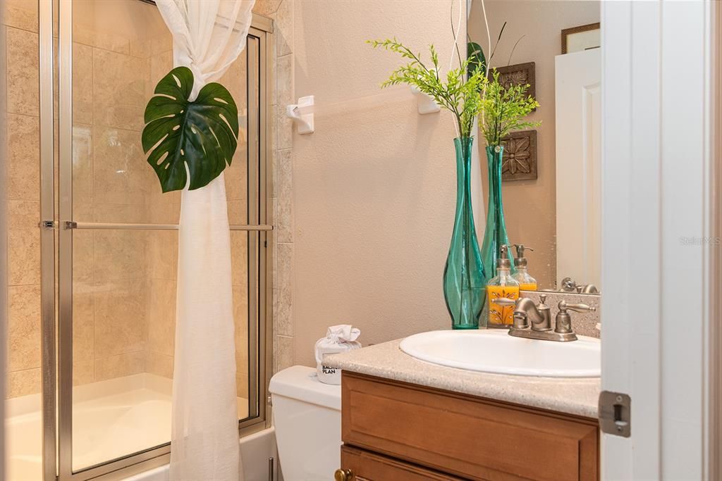 En Venta: $545,000 (4 camas, 3 baños, 2388 Pies cuadrados)