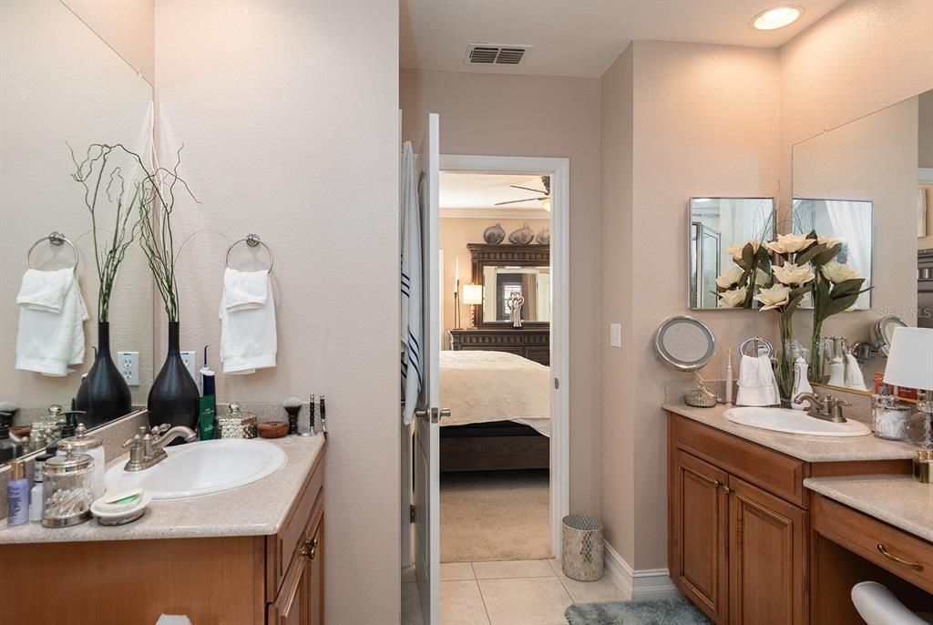 En Venta: $545,000 (4 camas, 3 baños, 2388 Pies cuadrados)