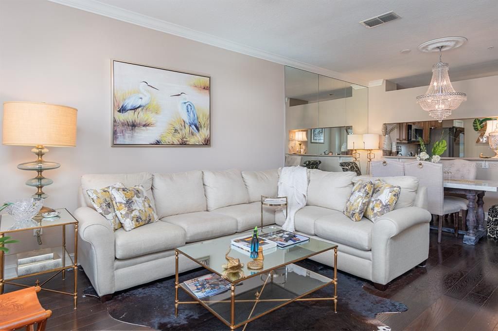 En Venta: $545,000 (4 camas, 3 baños, 2388 Pies cuadrados)