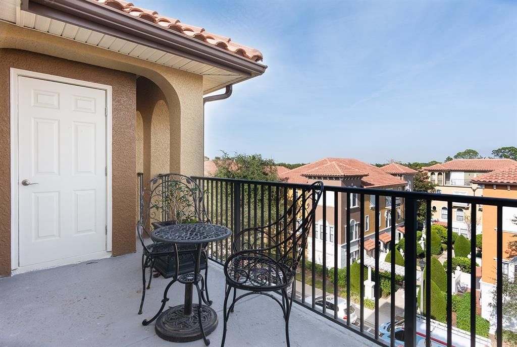 En Venta: $545,000 (4 camas, 3 baños, 2388 Pies cuadrados)