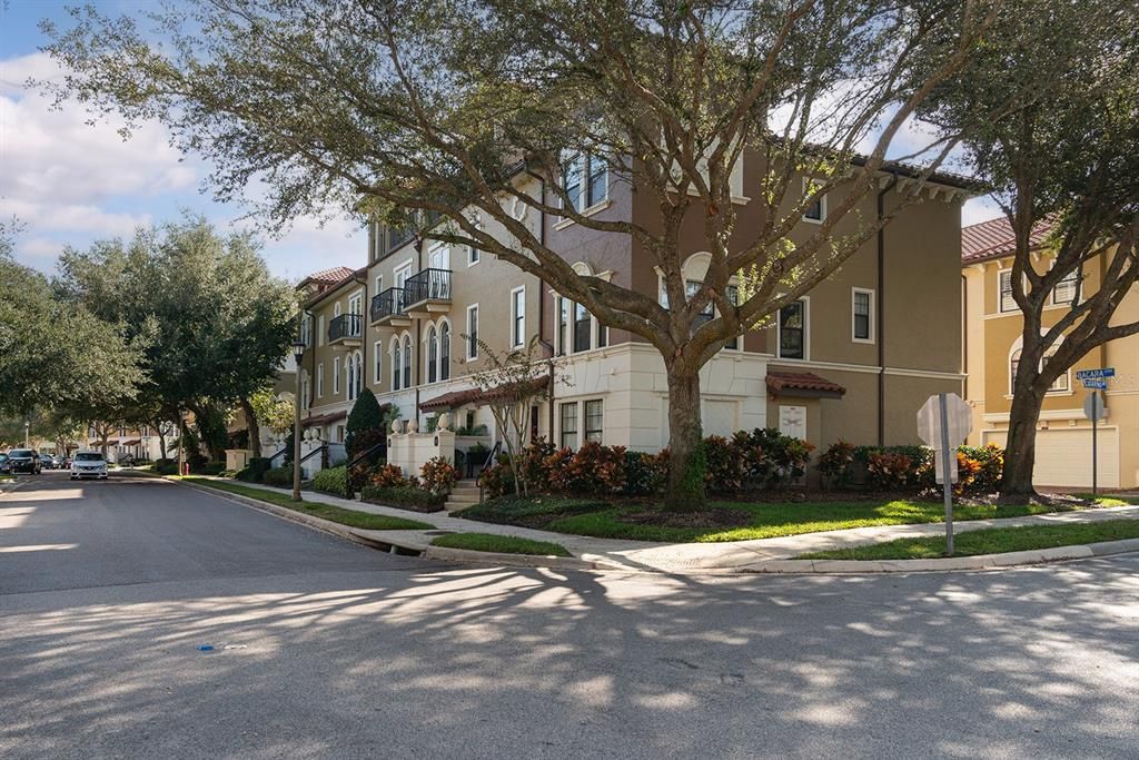 En Venta: $545,000 (4 camas, 3 baños, 2388 Pies cuadrados)